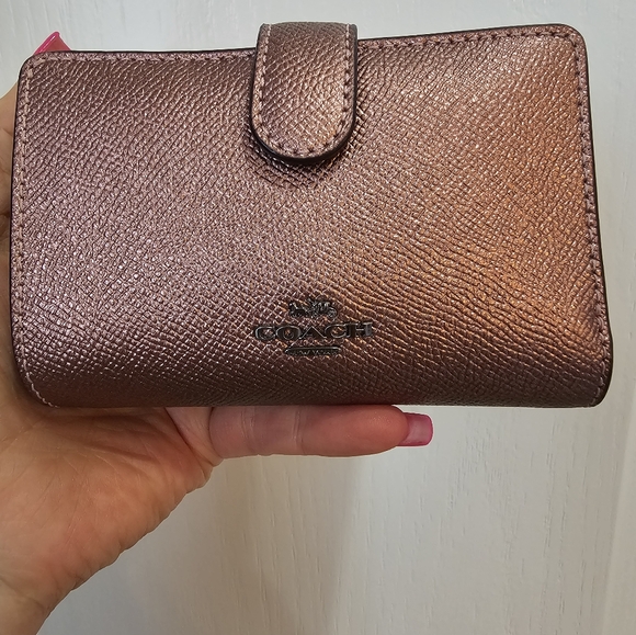 Euc Coach wallet metallic - Picture 4 of 9